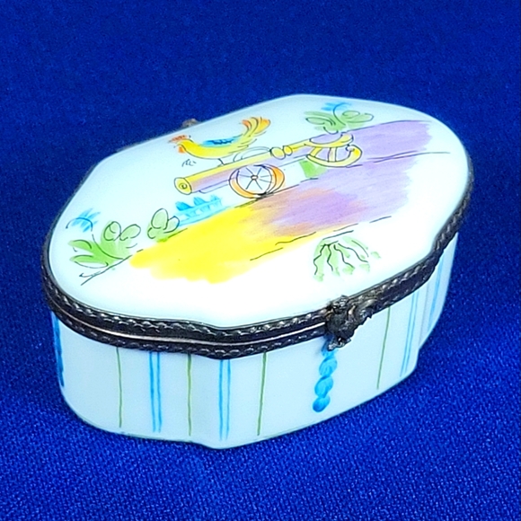 Vintage Limoges Porcelain Pill/Trinket Box